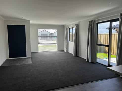 4 Henshaw Street, Woodend