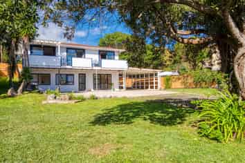 10 Waianga Place, Omapere