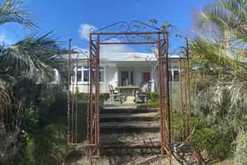 36 Tram Valley Road, Swanson
