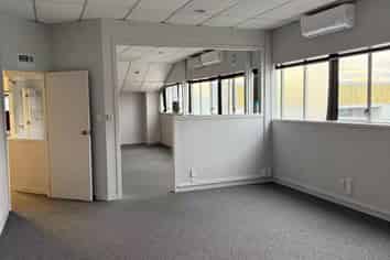 200M² FIRST FLOOR OFFICE – MT ROSKILL
