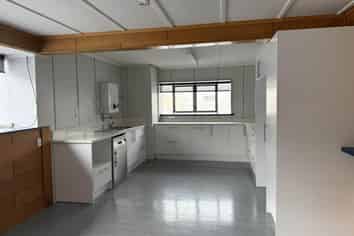 200M² FIRST FLOOR OFFICE – MT ROSKILL
