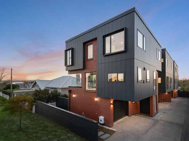 16C Egremont Street, Belmont