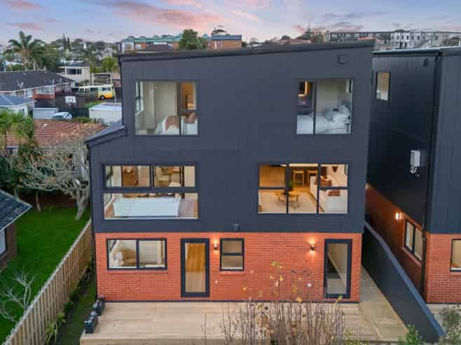 16C Egremont Street, Belmont