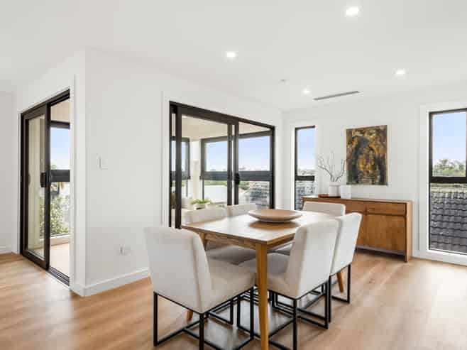 16C Egremont Street, Belmont