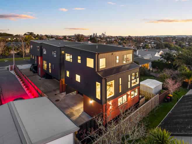 16C Egremont Street, Belmont