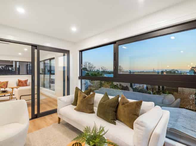 16C Egremont Street, Belmont