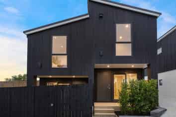 72B Weatherly Road, Torbay