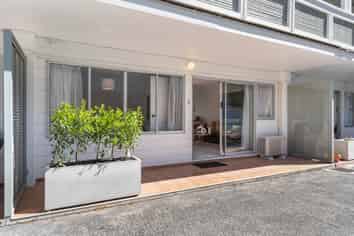 2/12 New Street, Saint Marys Bay