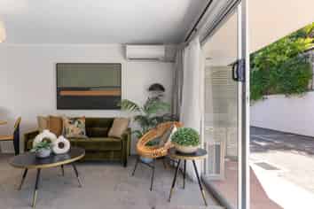 2/12 New Street, Saint Marys Bay