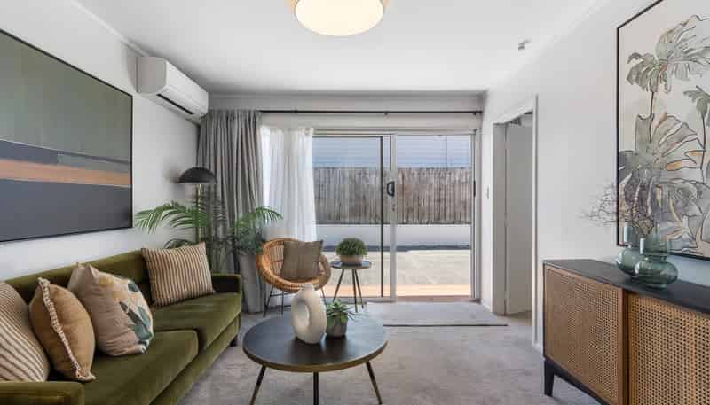 2/12 New Street, Saint Marys Bay