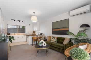 2/12 New Street, Saint Marys Bay