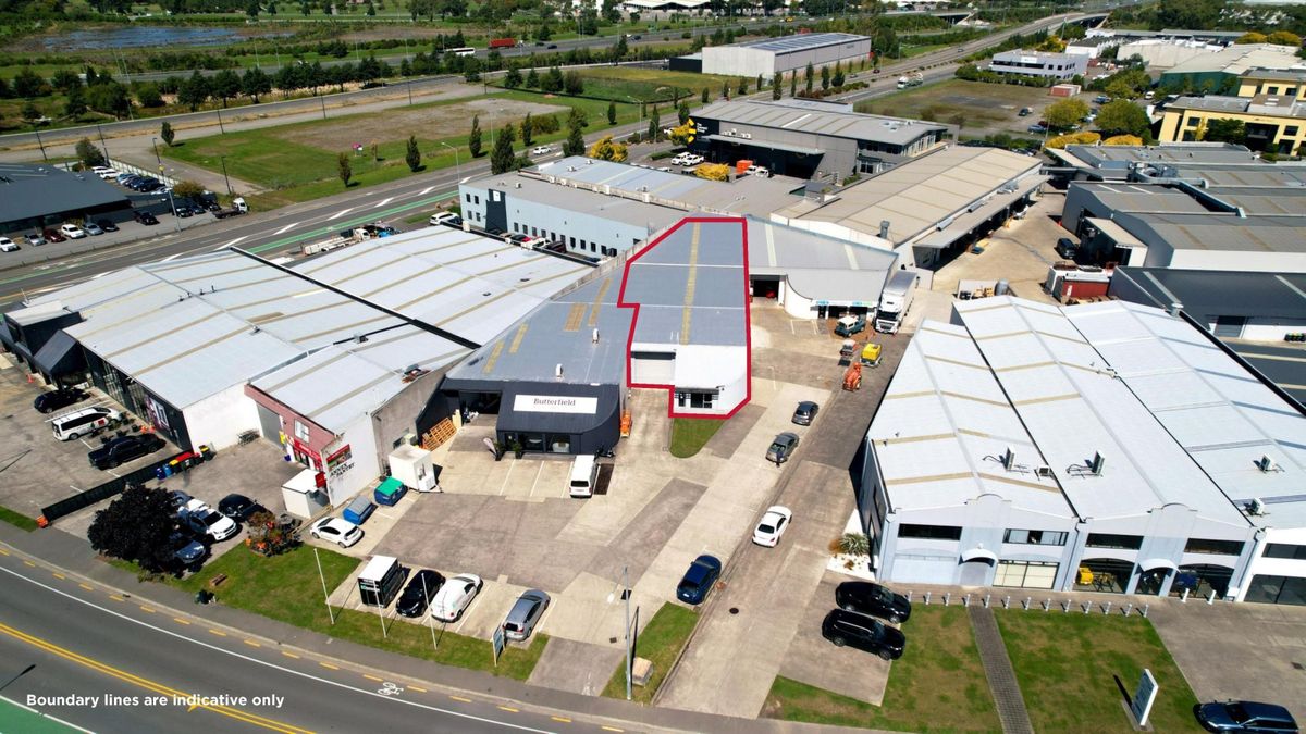 Solid Middleton Industrial — Ready to Occupy - Mehr