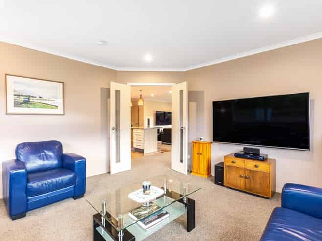 21 Resolution Drive, Whitby