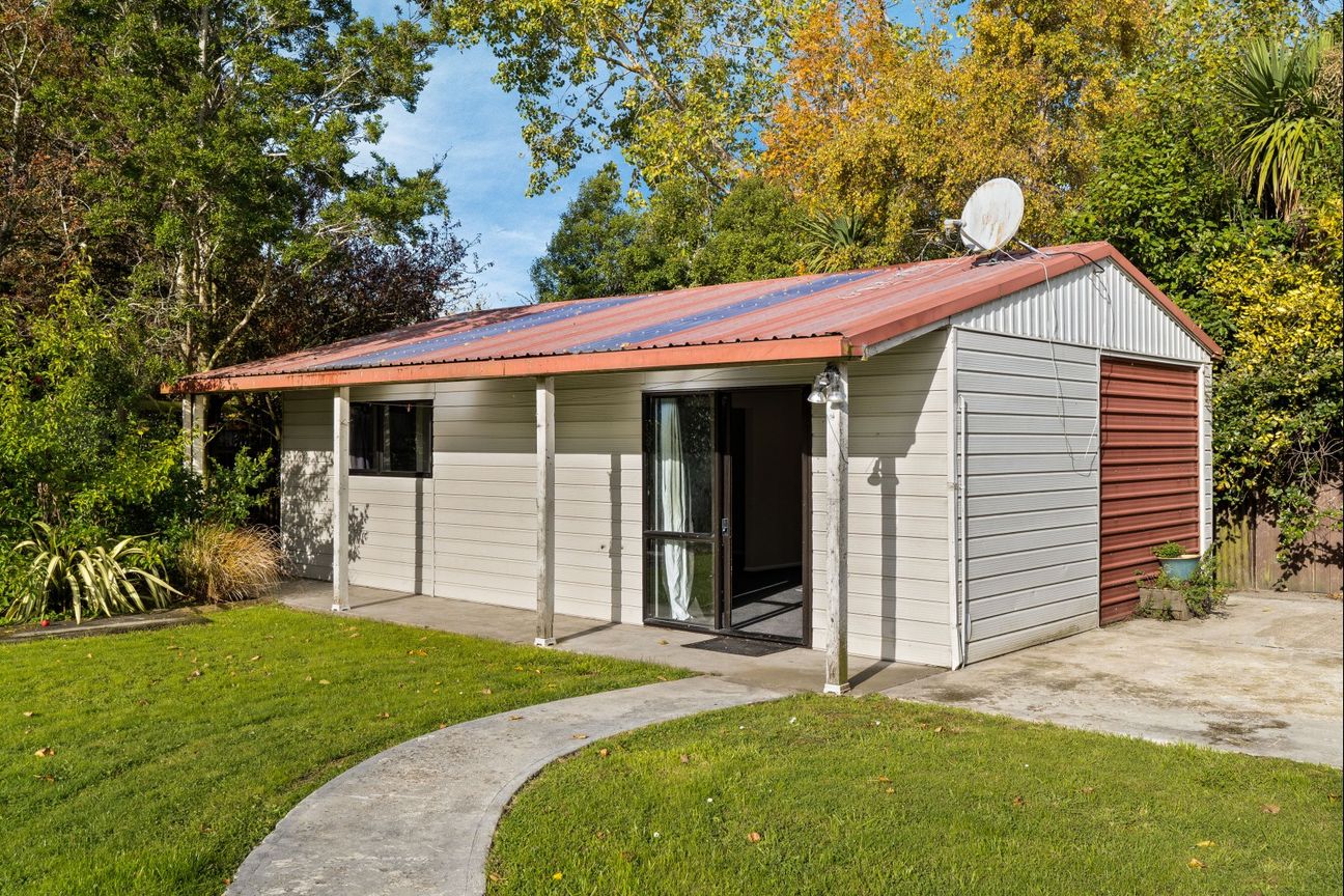 Garages, Large Section! - Not Yet Under offer - Vista 2
