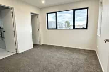 2/11 Balwyn Place, Clendon Park
