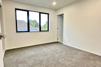 2/11 Balwyn Place, Clendon Park