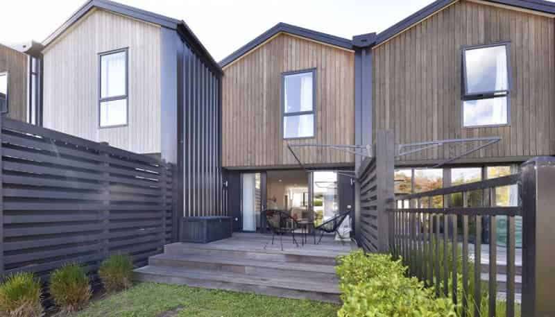 2/111 Edgeware Road, Saint Albans