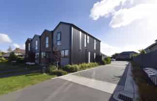 2/111 Edgeware Road, Saint Albans