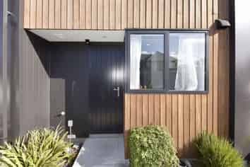 2/111 Edgeware Road, Saint Albans