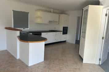 22 De Havilland Drive, Goodwood Heights