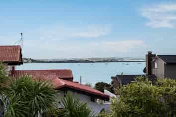 2/28 Bramley Drive, Farm Cove