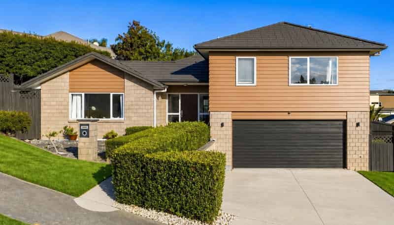 6 Alford Place, Huntington