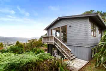 13A Palm Grove, Belmont