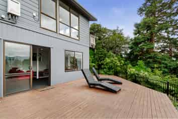 13A Palm Grove, Belmont