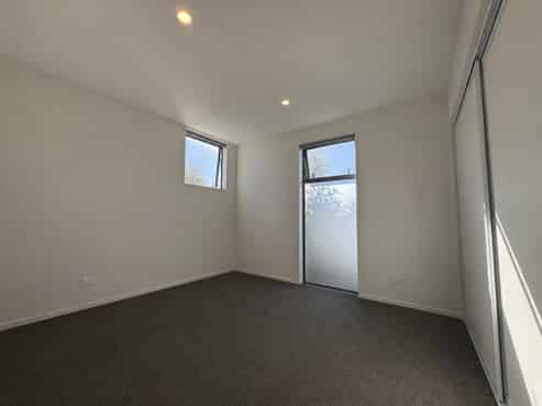 1/129 Tancred Street, Linwood