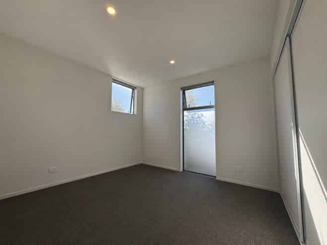 1/129 Tancred Street, Linwood