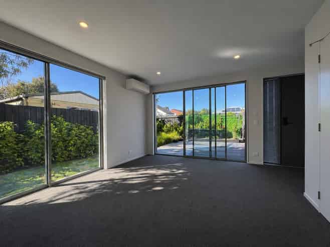 1/129 Tancred Street, Linwood