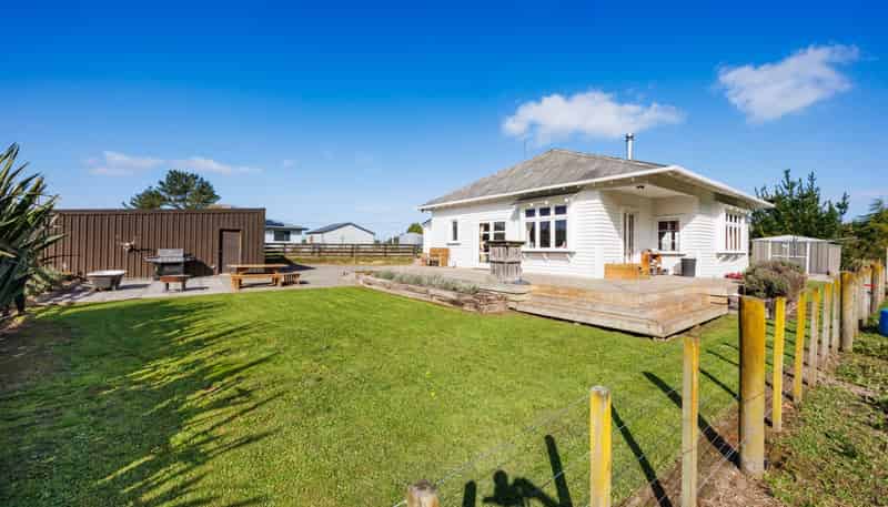 8 Knorp Street, Halcombe
