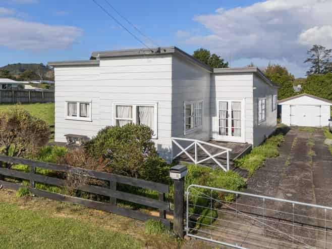 4 Thomas Place, Waihi