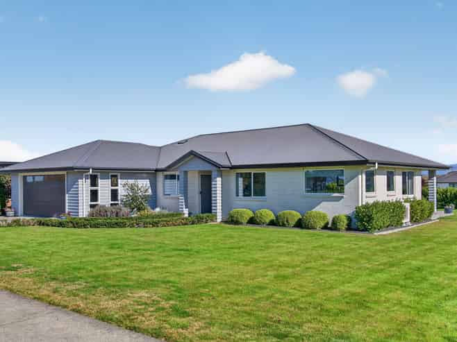 10 Coralie Place, Masterton