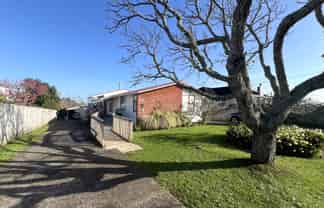 16 Wellesley Road, Mangere Bridge