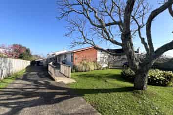 16 Wellesley Road, Mangere Bridge