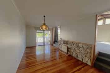 16 Wellesley Road, Mangere Bridge