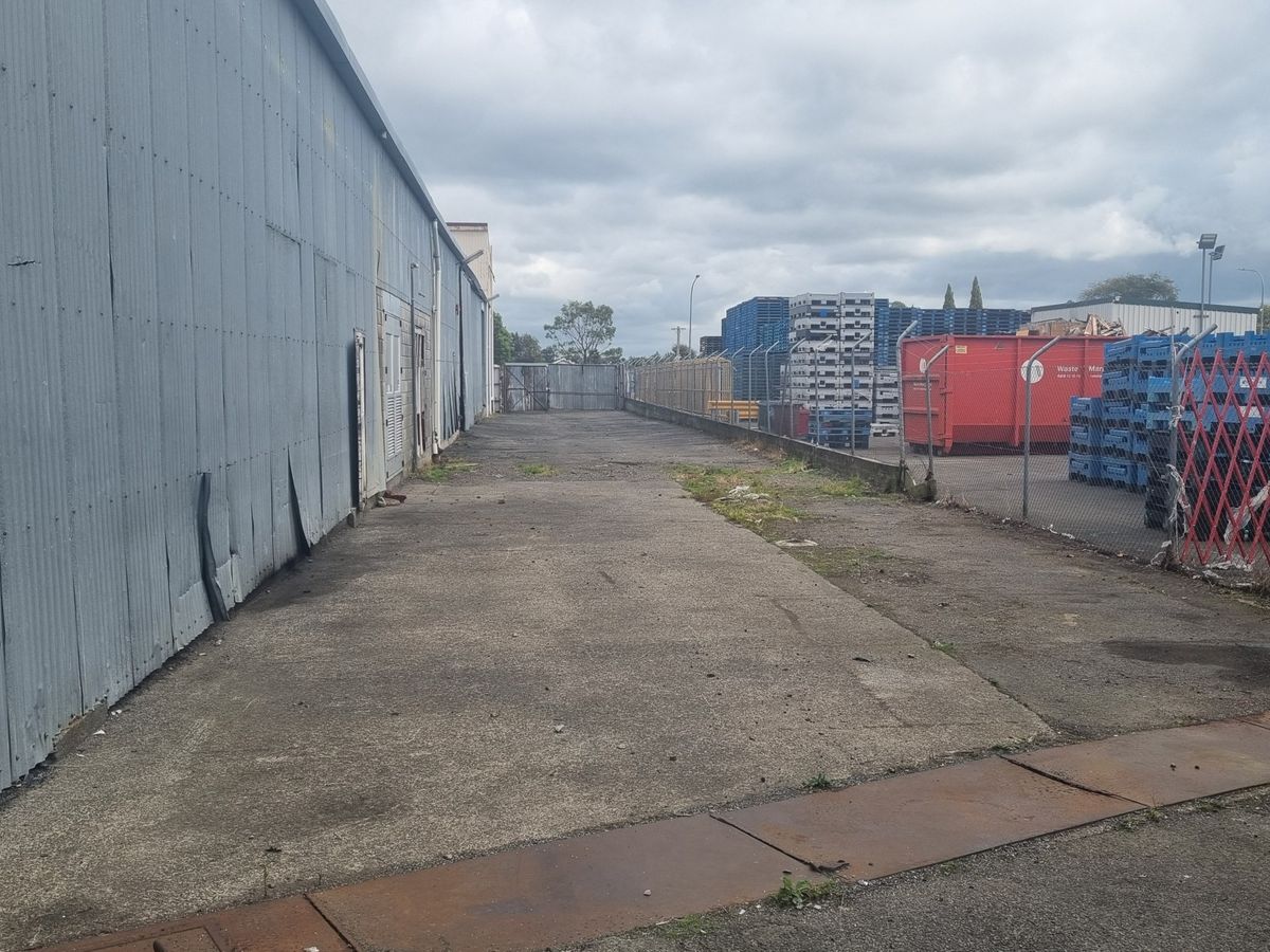 Large Industrial Keith Street - BANG 4 BUCK - Ansicht 6