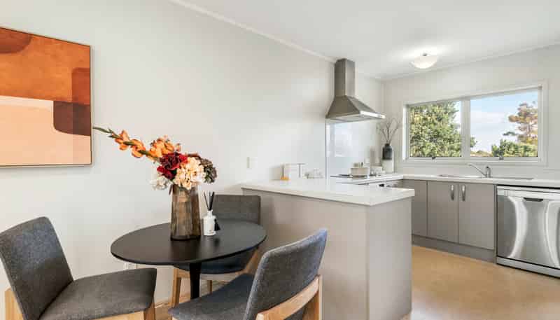 74B Blakeborough Drive, Forrest Hill