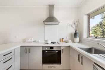 74B Blakeborough Drive, Forrest Hill