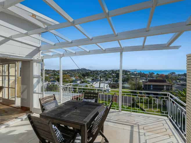 43 Surf Road, Stanmore Bay