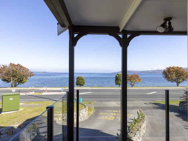 1/116 Lake Terrace, Hilltop