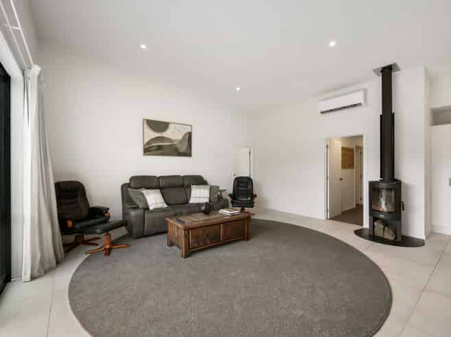 7A Le Mans Grove, Cromwell