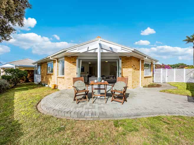 8/23 Lakeside Drive, Orewa