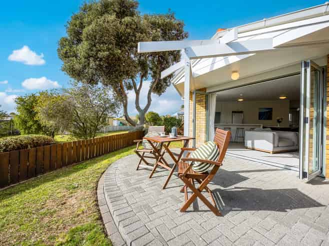 8/23 Lakeside Drive, Orewa