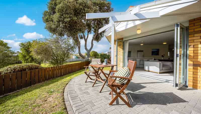 8/23 Lakeside Drive, Orewa