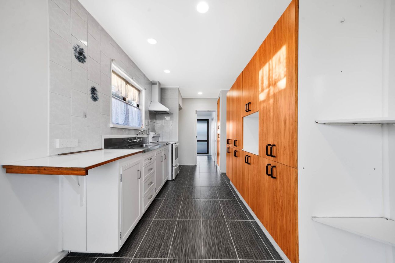SHARPLY PRICED TO SELL! - Widok 2