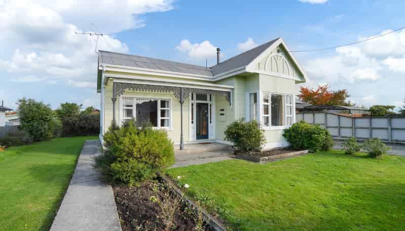 11 Essex Street, Winton