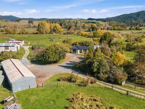 915 Thorpe-Orinoco Road, Dovedale