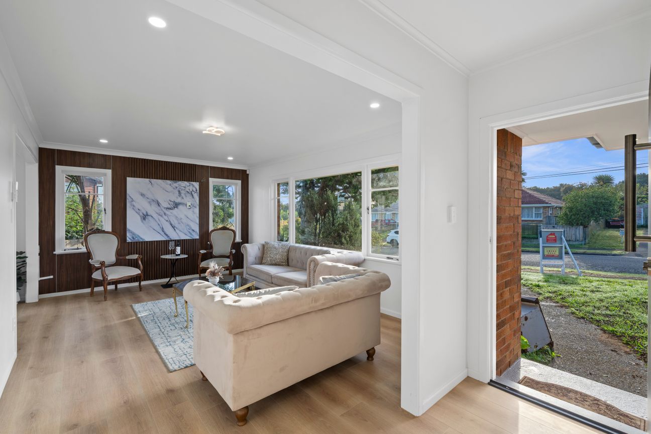 Brick & Tile Beauty + Detached Garage & Loft! - Ansicht 6